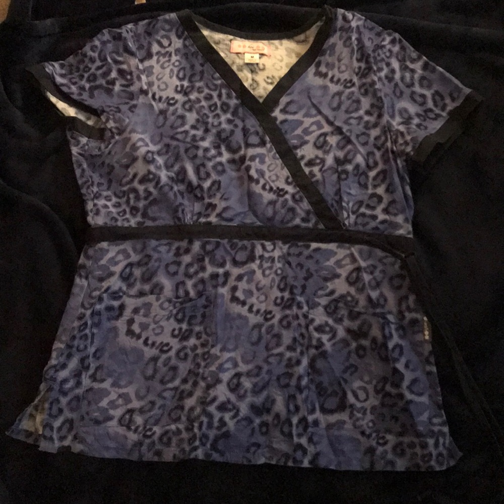Scrub top